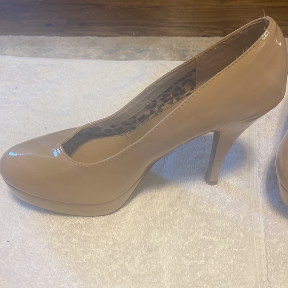 Unlisted by Kenneth Cole dress shoes - Picture 2 of 2